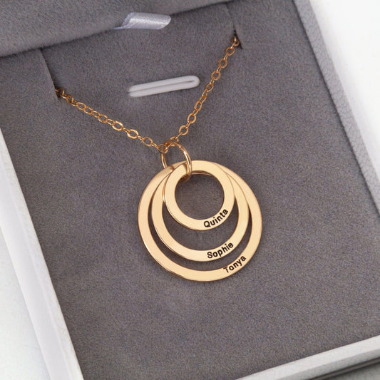 599. Interlocking Circle Necklace